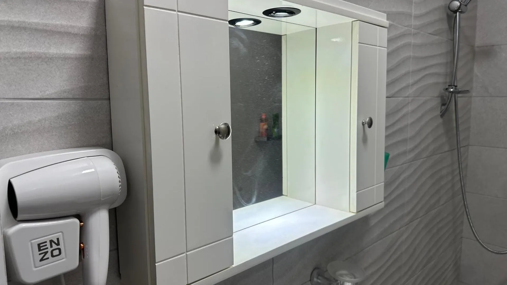 Nox Apartments Tiran